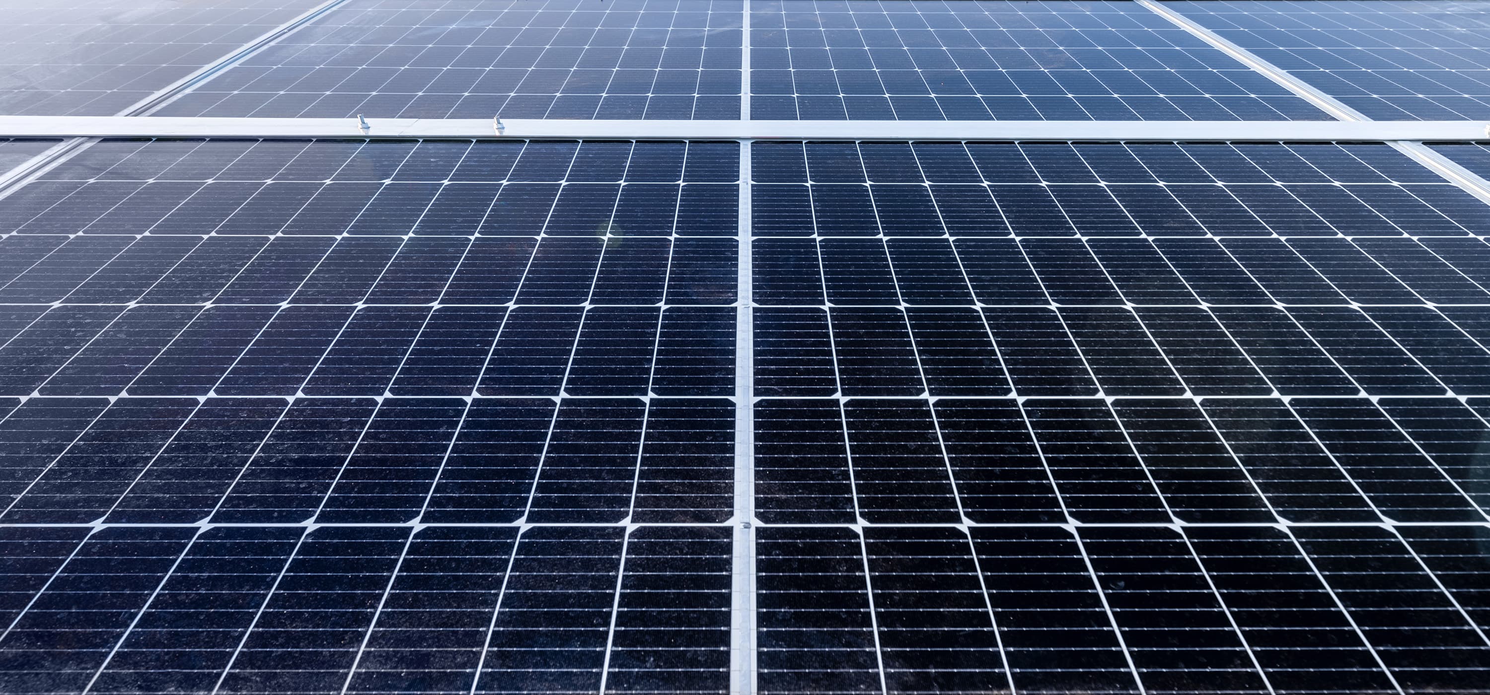 Solar panel expanse